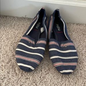 Red white and blue Toms like shoes